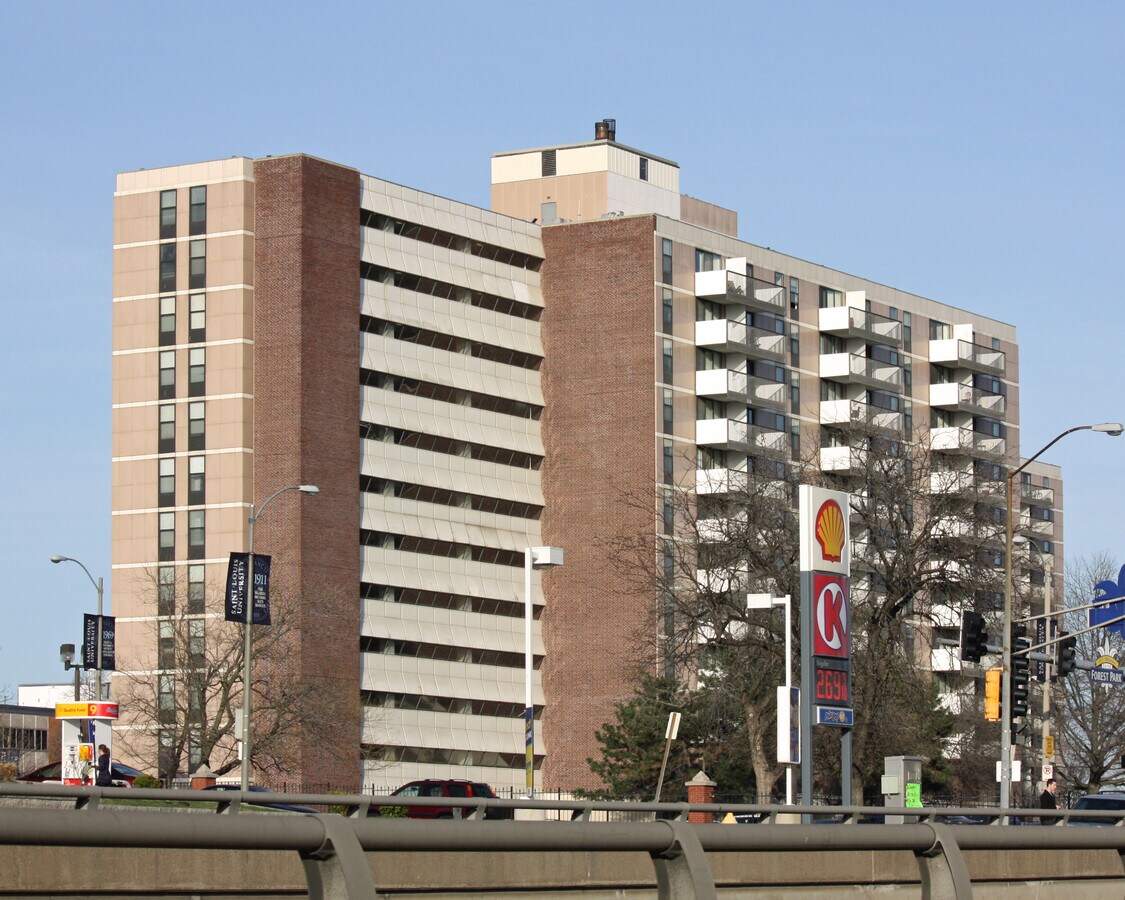 Vista desde el sudoeste - Marchetti Towers Apartments West