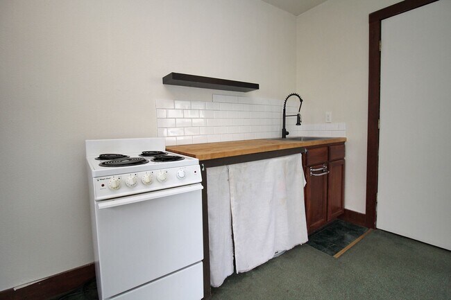 Photo - geach01 Unit 6628