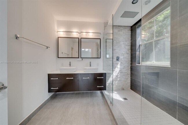 Building Photo - 720 Falling Water Rd Rental