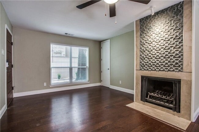 Photo - Adorable Condo in Oak Lawn!