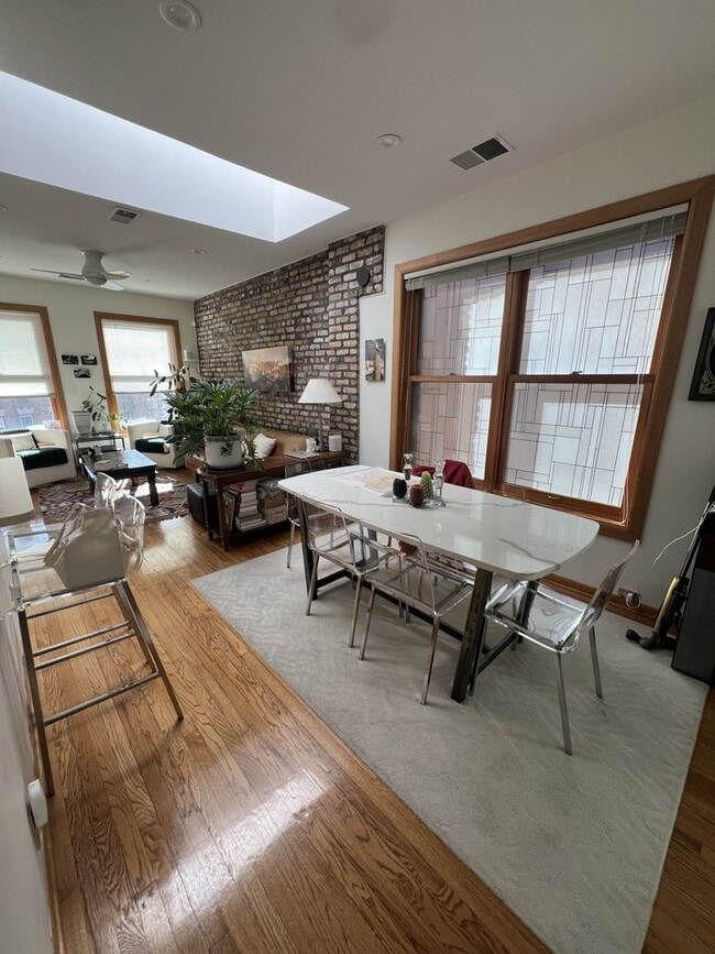 Photo - 852 W Diversey Pkwy Unit 3F