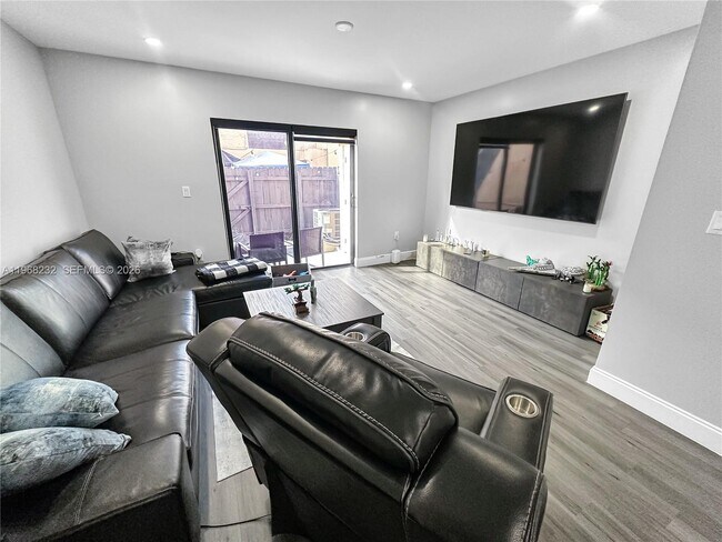 Photo - 110 SW 108th Ave