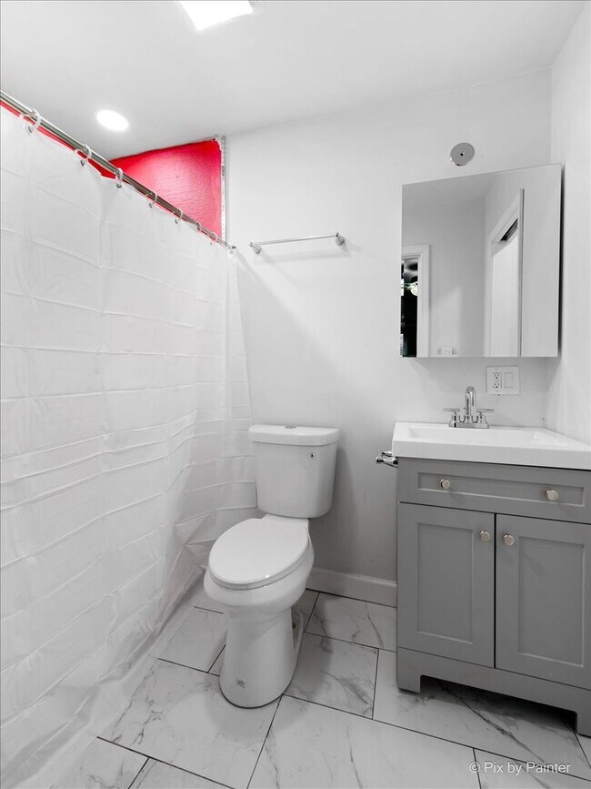 Photo - 3111 N Clifton Ave Unit 1R