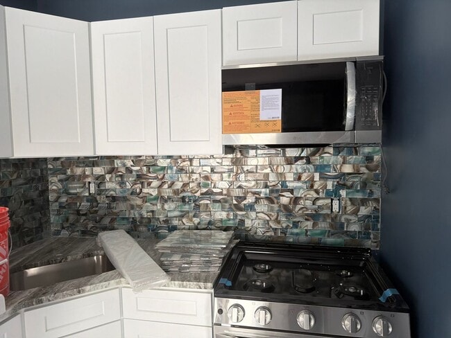 Photo - 566-568 Hawthorne Ave