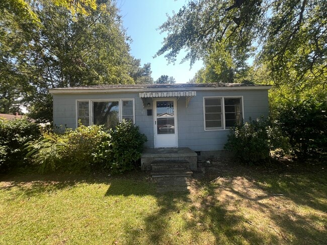 Photo - 609 Jackson Ln House