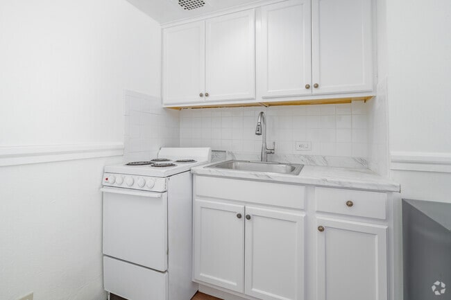 Studio - 258SF - Kitchen