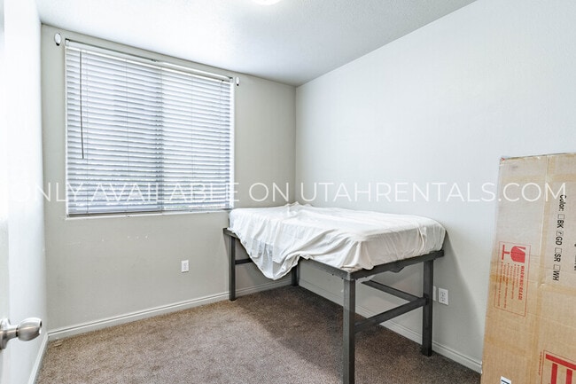 Photo - 859 E 620 N St