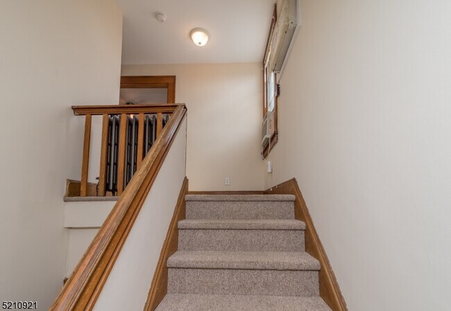 Photo - 81 Savoy Pl Casa