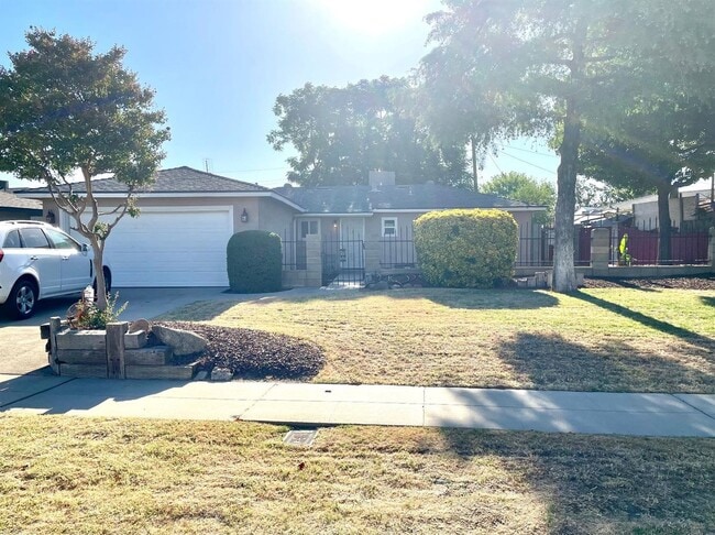 Building Photo - Lovely 3 Bedroom 1.5 Bath in Clovis