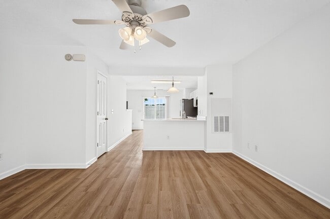 Photo - 2961 S Rutherford Blvd