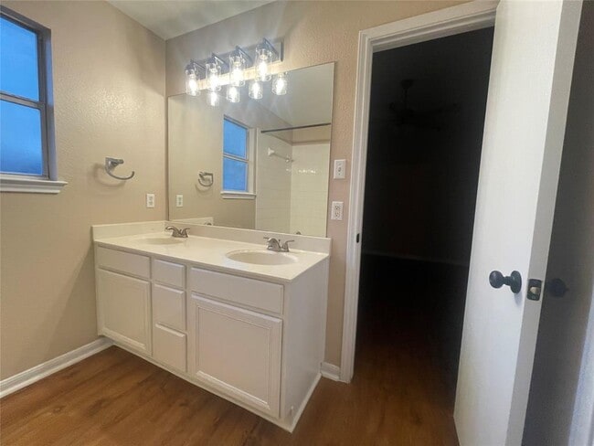 Photo - 326 Katy Crossing