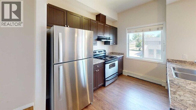 Photo - 10004-1097A 97A St