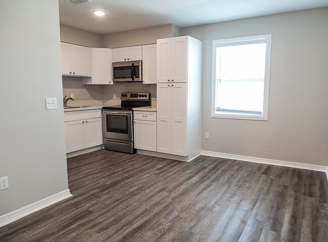 Photo - 723 S Berthe Ave