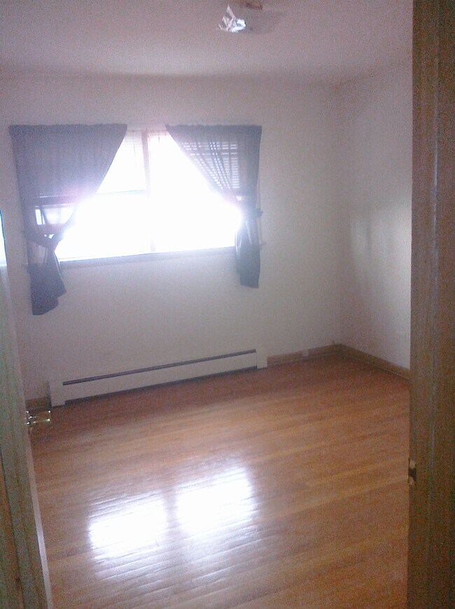 5869 N Nagle Ave Unit 3 bed