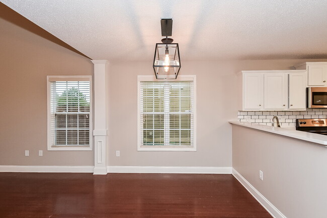 Photo - 240 Raleigh Way
