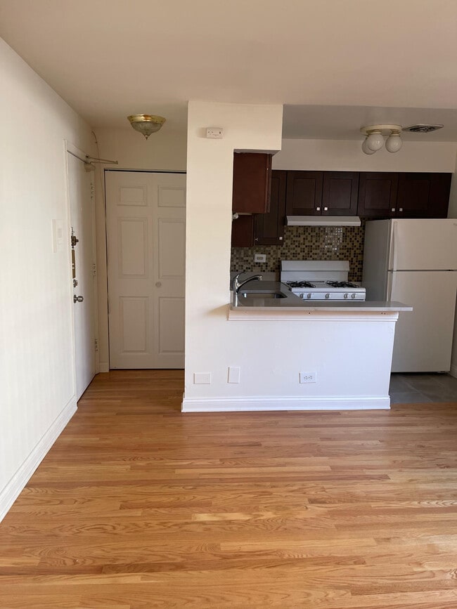 Photo - 3710 N Pine Grove Ave