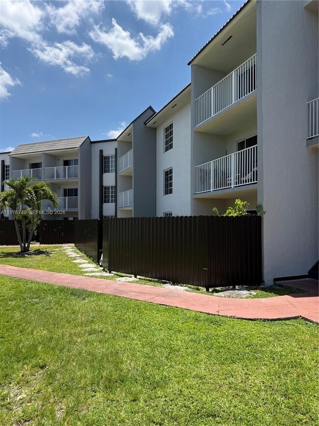 Photo - 4920 NW 79th Ave Unit 205