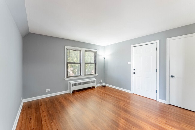 Photo - 2345 Ridgeland Ave