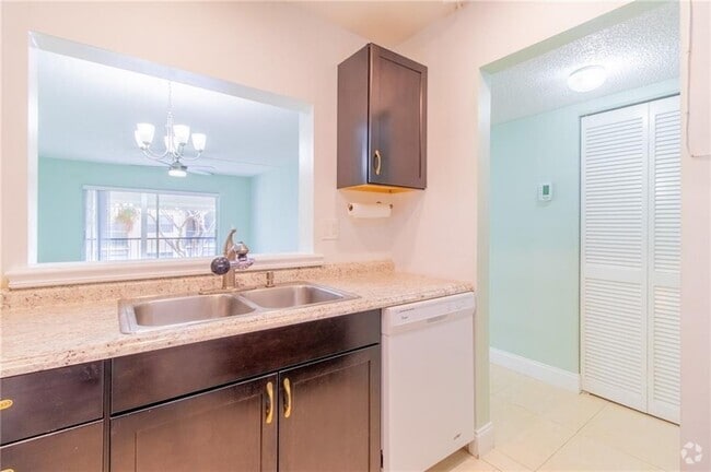 Building Photo - 4156 NW 90th Ave Unit 202 Rental