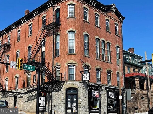 Building Photo - 13 N 4th Ave Unit 9