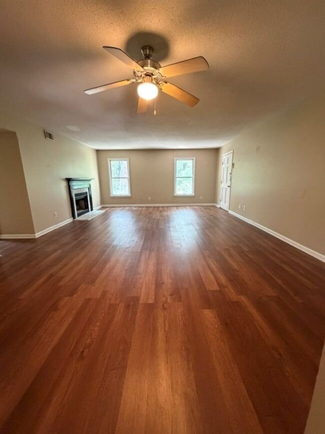 Photo - 13 Cromwell Pl