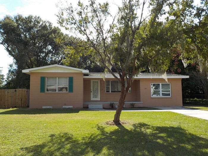 Photo - 441 S Elm Rd