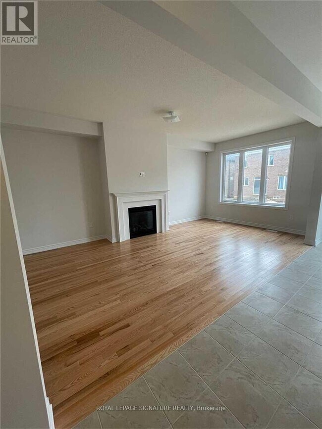 Photo - 404 BLACKCHERRY CRESCENT