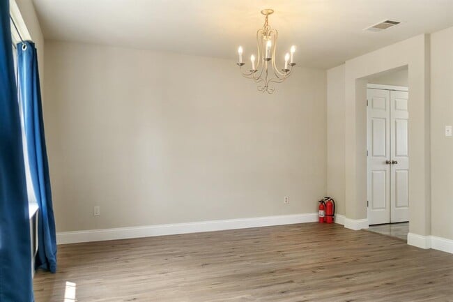 Photo - 5071 Marsh Ln