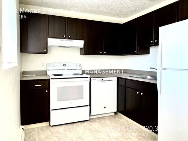Photo - 720 Moore St Unit 03
