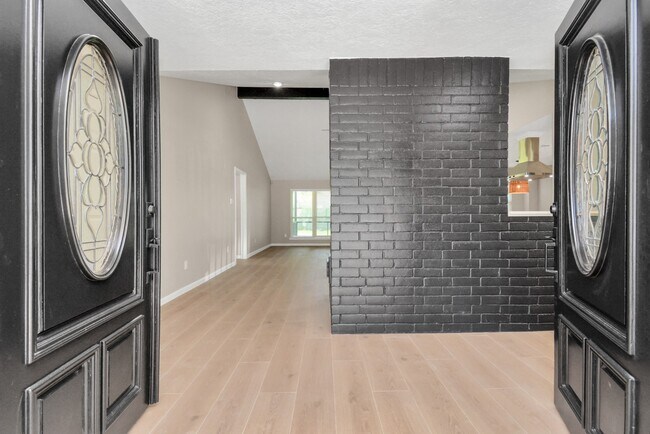 Photo - 10550 Emnora Ln