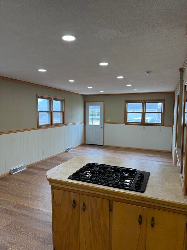 Photo - 712 Roanoke St