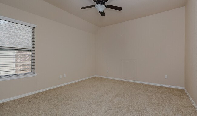 Photo - 7 Prism Point Place