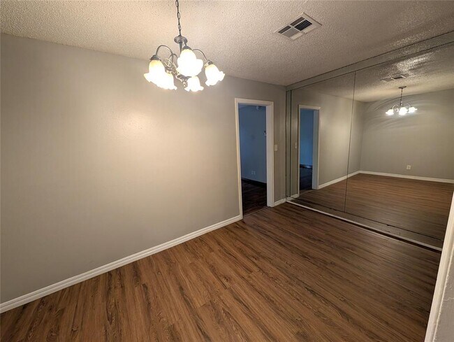 Photo - 1305 Rebecca Ln