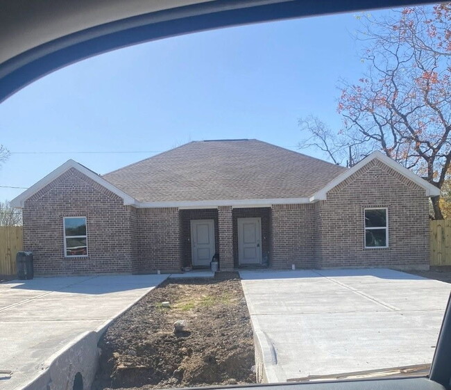 Front of the Property - 6116 Trescon Dr Unit B Rental