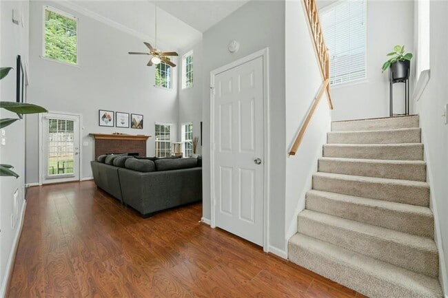 Photo - 983 Aspen Dr