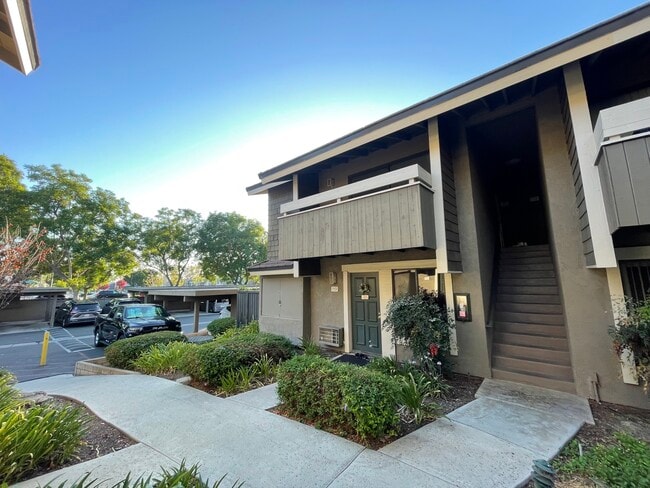 160 Streamwood Unit 160 Streamwood