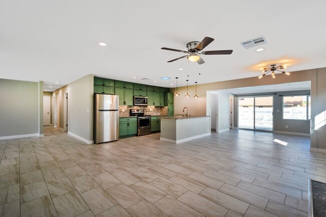 Photo - Spacious 6-Bedroom, 3-Bath Pool Home Near ASU Campus