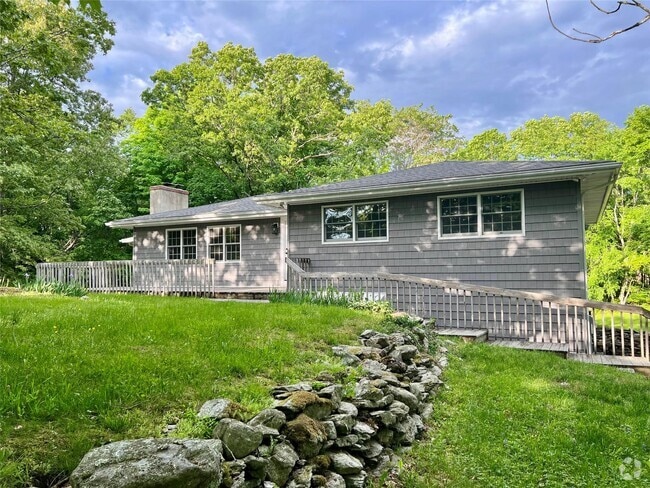 Building Photo - 422 Stanford Rd Rental