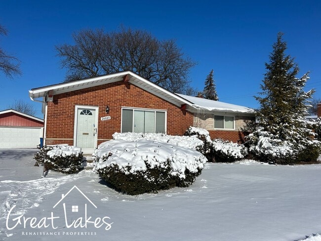 Building Photo - Lovely 2 Bedroom 1  1/2 Bathroom now available for rent