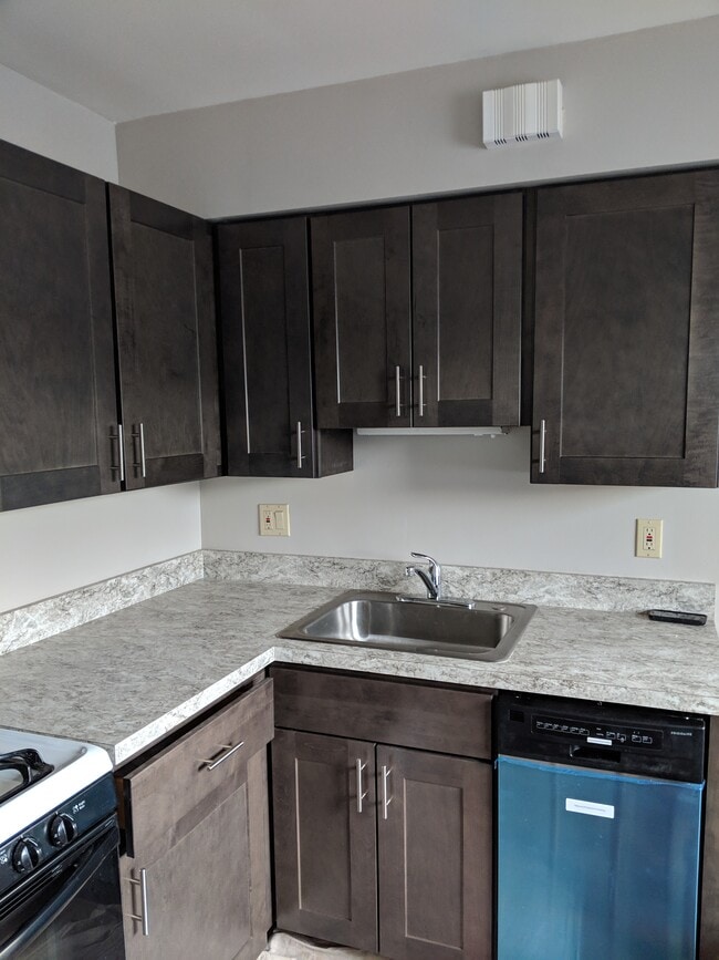Building Photo - 30114 Euclid Ave Rental