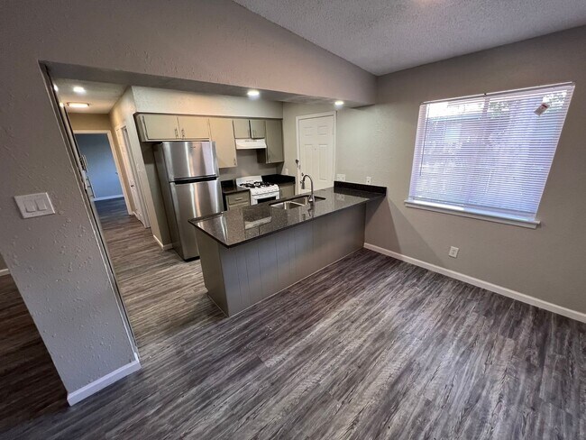 Photo - P.Hill Properties (8902 Little Walnut Pkwy) Unit A