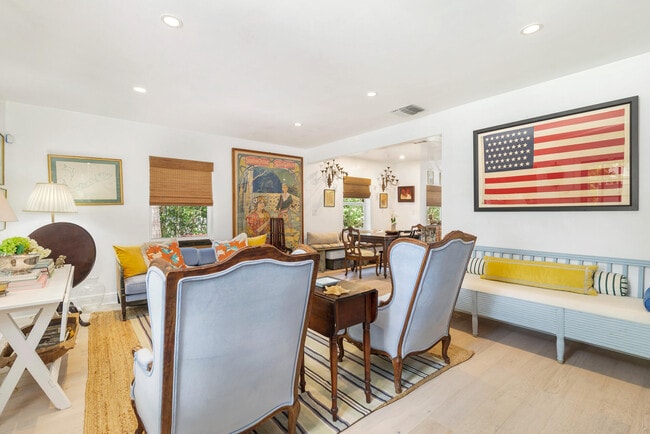 Photo - 341 Murray Rd