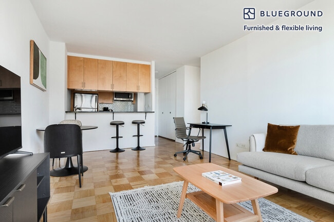 Photo - 200 E 72nd St Unidad FL34-ID2179