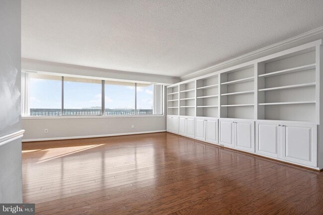 Photo - 3709 S George Mason Dr Unit 1013E