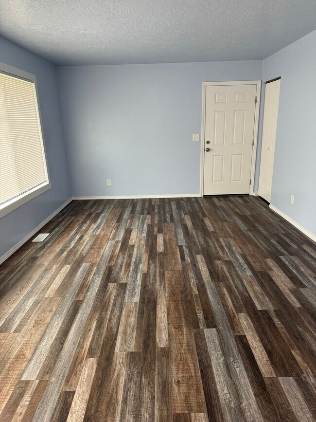 Living room - 191 47th Ave SE Unit 191