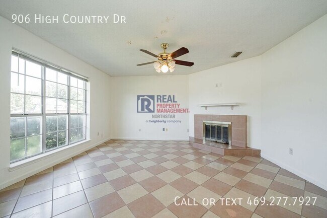 Photo - 906 High Country Dr