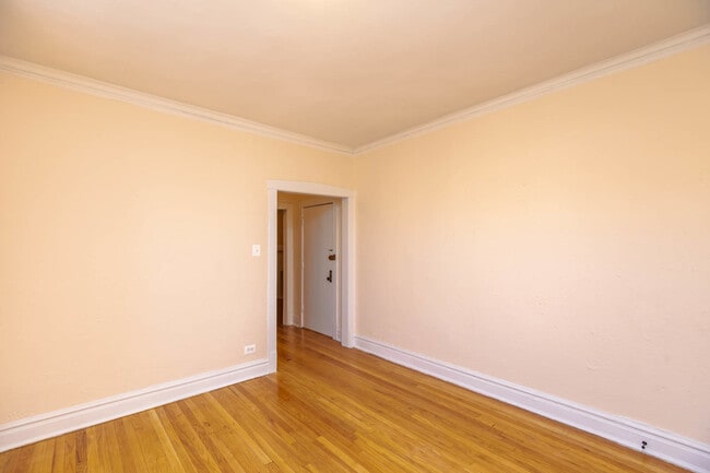 Photo - 4823 N Springfield Ave Unit 3W