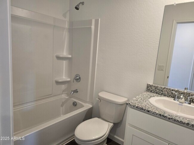 Photo - 729 Dylan Ct