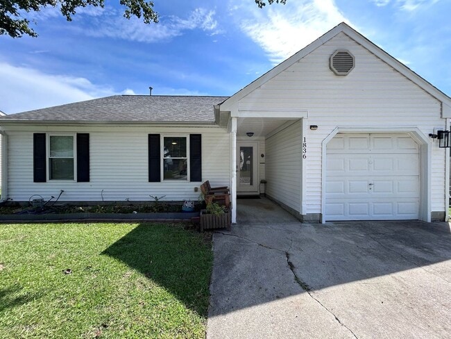 Building Photo - 3-bedroom Gem in the heart of Virginia Bea...