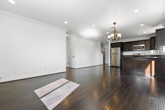 Photo - 4 Bed / 3 Bath Townhouse - Across the street from USC Keck Medical Center! Unit 1534 N Soto